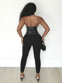 Alexandranx Tops de salida de piel sintética, top corto con cuello halter y cordones al frente, estilo boho, elegante y sexy para vacaciones, salidas nocturnas y fiestas - Negro - Ver 2