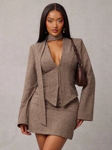 Radiana 大码女装秋冬三件套复古时尚通勤棕色千鸟格羊毛套装：修身西装外套+低腰半裙+围巾（含垫肩）粗花呢两件套棕色西装外套女装棕色两件套女装西装外套半裙套装半裙套装，复古，优雅 - 卡其色 - 查看 1