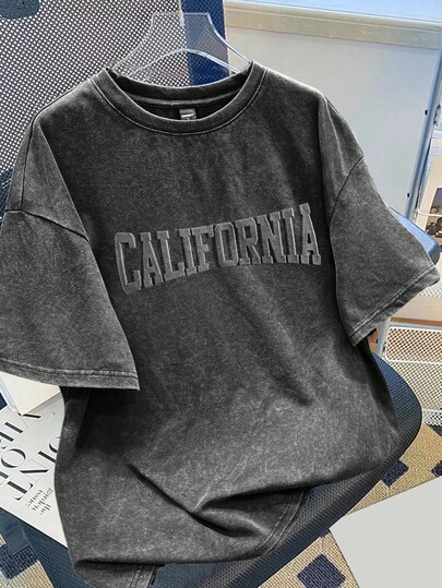 Manfinity Joysei Standard Fit Men's Minimalist 3D Embossed California Letter Graphic Black T-Shirt, Casual & Versatile