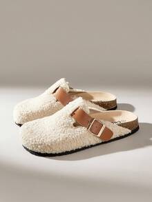 Solecia Sepatu Loafer Wanita Kasual Model Slip-On dengan Desain Gesper dan Bulu Imitasi - Aprikot - View 2