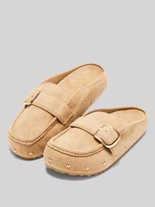 Solezae #QuietLuxury 女士金色铆钉扣米色绒面革一脚蹬穆勒鞋，配有柔软鞋垫和别致的五金配件，适合日常穿着 - 米色 - 查看 3