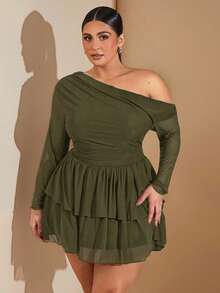 SHEIN BAE 大码优雅甜美性感女式黑色网眼不对称斜肩长袖荷叶边下摆迷你连衣裙，仙女核心连衣裙，适合情人节、夏季、生日、大码正式派对 - 軍綠色 - 查看 5