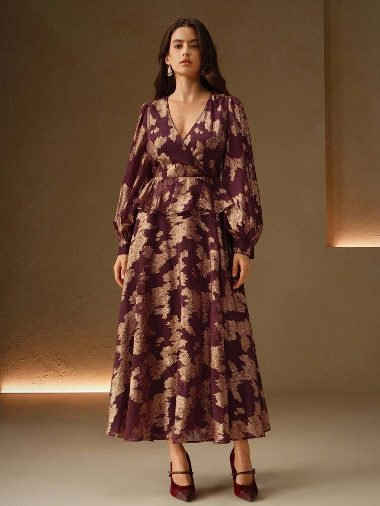 Robe élégante à col en V et taille cintrée avec feuille d'or, robe de soirée de luxe pour femmes, convient pour le Nouvel An, Noël, Thanksgiving