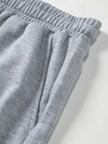 Manfinity Homme Pantalones cortos casuales de talla grande para hombres con borde rasgado, contraste y cordón en la cintura. Son ideales para el verano y hacen un excelente regalo para novios o esposos. - Gris - Ver 3