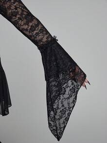 ROMWE Áo cổ yếm tay loe không đối xứng phối ren phong cách Gothic cỡ lớn, áo nữ thanh lịch tối màu phong cách Gothic cỡ lớn, áo gợi cảm cỡ lớn, quần áo nữ cỡ lớn phong cách Gothic - màu đen - Xem 4