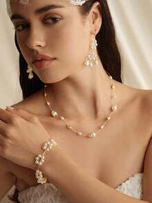 Opalesca Women's Fashionable & Elegant Beaded Flower Bracelet,For Mom/Women/Girl/Mother,Fall/Autumn/Winter,Outfits,Old Money,Premium,Pearl,Elegant,Fairycore/Fairy, Gold Color, For Women,For Mom/Women/Girl/Mother,Fall/Autumn/Winter,Outfits,Old Money,Premium,Pearl,Elegant,Fairycore/Fairy - Gold - View 3