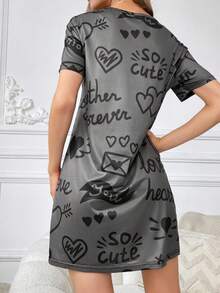 SHEIN Camisón de pijama de manga corta con estampados de corazones y letras - Multicolor - Ver 2