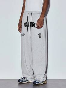 MODCRASH Herren Streetstyle Textgrafik Locker geschnittene gerade Jogginghose, Emo Frühling bis Sommer, Retro Amerikanisch, Unisex, Relaxed Fit Sommeroutfits - Geeignet für den täglichen Gebrauch und Sommerferienoutfits. - Hellgrau - Übersicht 4