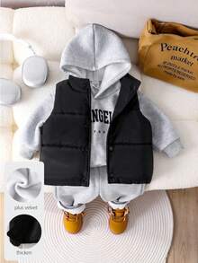 SHEIN Playful Pals 3 件套男婴休闲运动风格字母印花长袖连帽衫、裤子和背心夹克套装，适合日常穿着和户外活动，秋冬季