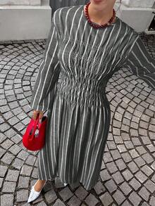 Siren Gaze 女式条纹圆领长袖褶皱休闲连衣裙 - 黑與白 - 查看 7