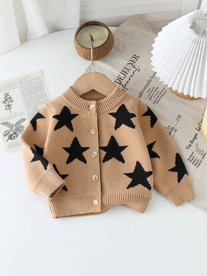 男宝宝开衫，圆领长袖针织毛衣外套，适合秋冬季，卡其色，黑色，提花星星图案，拼色设计，百搭，时尚，休闲，适合日常穿着，居家，户外，旅行