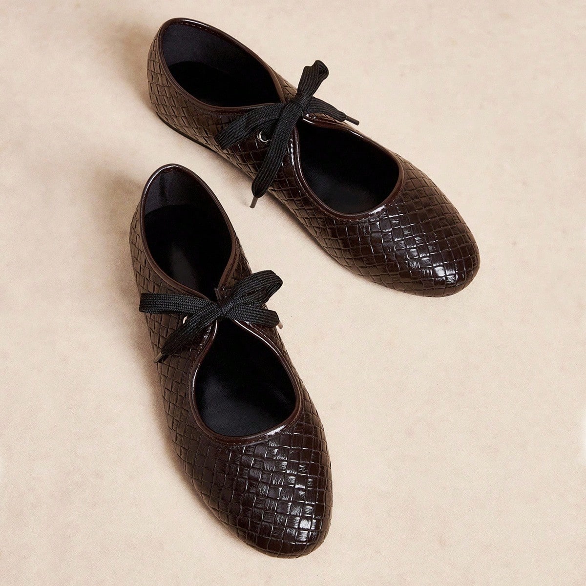 Zapatos planos elegantes y de estilo francés con punta redonda y cordones tejidos para mujer, ideales para el uso diario en Navidad