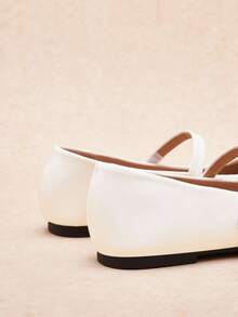 Rosivie 2025 Sommer Neue Französische Quadratische Zehenform Vielseitige Schwarze Cut Out Gewebte Flache Damen Schuhe Mit Niedriger, Atmungsaktiv Und Bequem