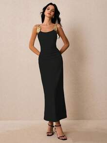 Poéselle 女式金属色 3D 花卉装饰肩带设计修身优雅连衣裙 - 黑色 - 查看 6