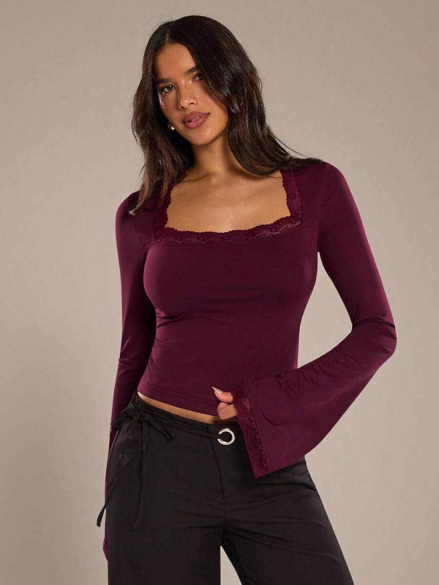 SHEIN BAE Áo thun nữ màu mận hạt dẻ, cổ vuông, tay loe, dáng ôm, phối ren tương phản, màu quả sung, màu đỏ tía, áo kiểu sang trọng cho nữ, thích hợp đi chơi, mùa thu, áo thường ngày cho nữ, màu đỏ tía, màu đỏ. - Màu Đỏ Sâu - Xem 1