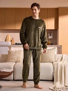 Manfinity ChillVibe 男士复古军绿色圆领长袖上衣+长裤法兰绒蓬松睡衣套装（2件套），柔软舒适，适合秋冬季节穿着，温暖舒适 - 綠色 - 查看 4