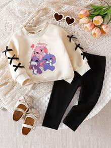 SHEIN 2 件套婴幼儿女童白色运动衫，带有可爱卡通印花和蝴蝶结装饰，长袖圆领运动衫和黑色松紧腰紧身裤，适合休闲、运动、日常穿着、外出、旅行，6 个月至 2-3 岁 - 彩色 - 查看 3