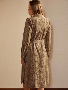 Écloséra 时尚法式复古休闲宽松灯芯绒印花衬衫领长袖中长连衣裙 - 咖啡棕 - 查看 2