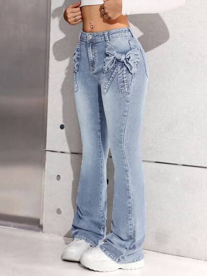 SHEIN Vintage Blue Denim Bowknot Pocket Design Flared Pants For Tween Girl,Girls Summer Brunch Church Graduation Party Outfits,Streetwear,Girls Summer Beach Boho Vacation Shorts, Summer Concert Festival Casual Rave Outfits, Girls Summer Brunch Church Graduation Outfits,Streetwear,Back To School Outfits,Back To School Outfits, Flare Jeans, Jeans With Bows, Jeans For Teens, Bow Jeans, Light Wash Jeans