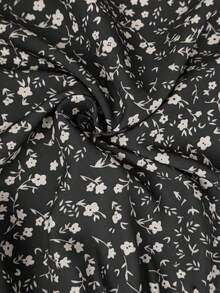 SHEIN Top de lactancia casual con parches de flores y estampado de flores diminutas para maternidad - Negro - Ver 5