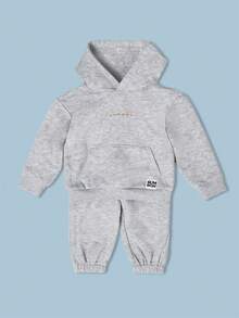 SUMWON Baby Jungen Klassischer Trainingsanzug, passende Kapuzenjacke und Jogginghose Set, warme, gemütliche Winterkleidung, Zweiteiler Outfit für den Herbst - Grau - Übersicht 2