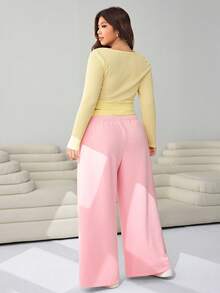 Solflare Bộ 2 món nghỉ dưỡng mùa thu mới 2025, áo phông dài tay in chữ kết hợp với quần màu tương phản, màu kem vàng và hồng - Nhiều màu - Xem 2