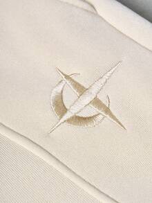 Manfinity Roghcode 年轻男士休闲街头风格刺绣徽章运动裤 - 杏色 - 查看 2