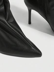 CUCCOO SZL Sepatu bot hak tinggi stiletto ujung runcing wanita, kulit PU hitam dengan hiasan tali lubang, desain berkerut, modis dan nyaman untuk sehari-hari, pesta, dan acara. - Hitam - View 6