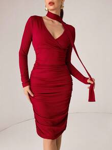 Modelyn Abito aderente mini a maniche lunghe con scollo a V sexy, arricciatura in vita, adatto per uscite, feste serali e gala, colore rosso autunnale - Bordò - Visualizzare 1