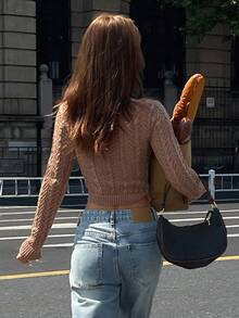 DAZY كنزة نسائية قصيرة مثيرة بفتحة رقبة على شكل حرف V وتصميم أمامي ملتوي مع فتحات جانبية للعطلات - بني - مشاهدة 2