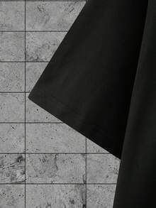 Manfinity LEGND Camiseta casual de cuello redondo de manga corta con estampado de letras y flores para hombres, con contraste de color