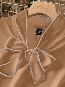 SHEIN Clasi 大码女式领结设计纯色长袖时尚办公室衬衫 - 棕色 - 查看 5