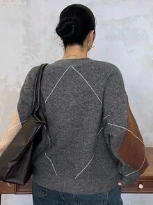 Dazy Plus 时尚拼色V领菱形图案宽松大码女式套头衫，秋冬款