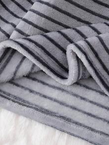 SHEIN 2 件男童厚羊毛条纹长袖上衣和裤子休闲家居服套装，秋冬 - 灰色 - 查看 5