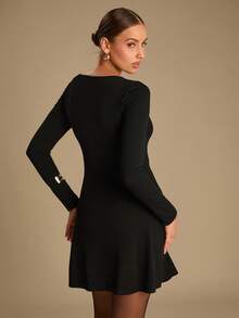 Enchnt Elegante abito a maniche lunghe con colletto vuoto in stile francese, decorato con fiori di rosa in metallo