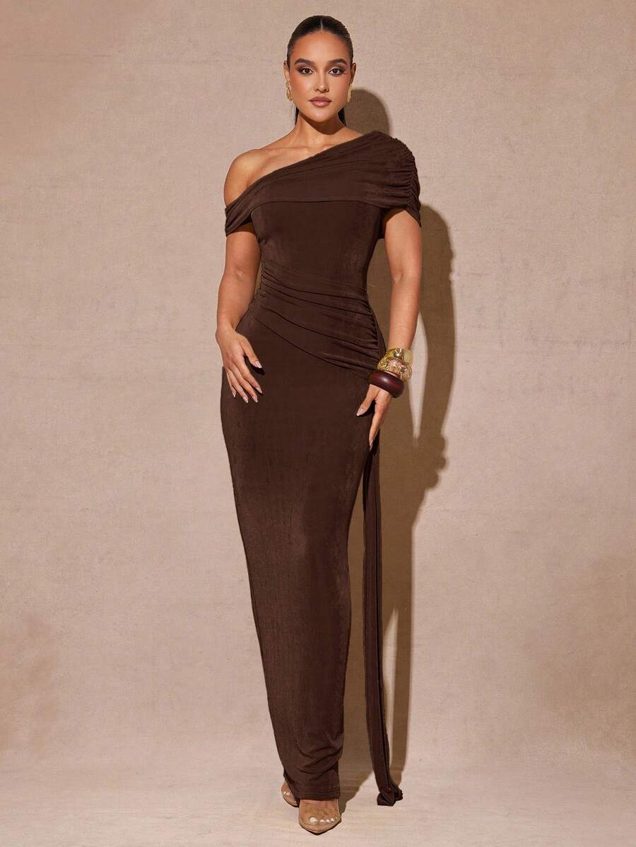 Silquee 女士优雅时尚派对纯色不对称领口荷叶边修身连衣裙，婚礼宾客礼服 - 咖啡棕 - 查看 1