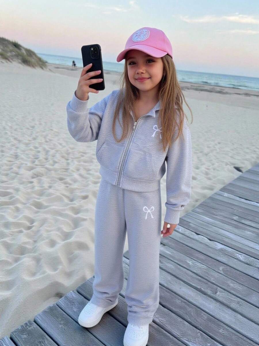 Sparklyn 2 件套年轻女孩服装，秋冬新款，花卉灰色蝴蝶结装饰套装，连帽拉链口袋运动衫 + 配套灰色裤子，舒适休闲运动套装 - 灰色 - 查看 1