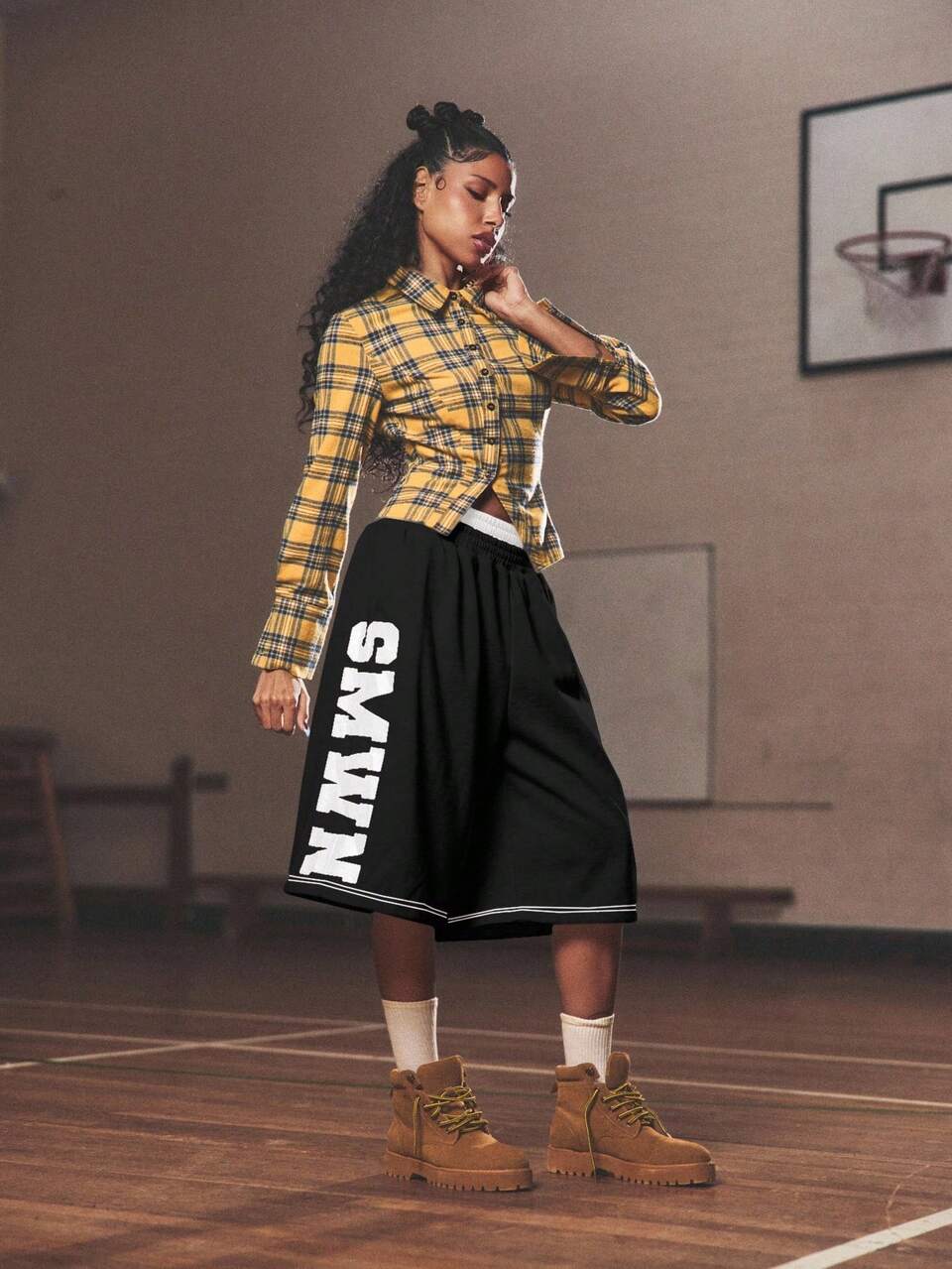 SUMWON WOMEN Pantalones cortos de baloncesto universitarios de pierna ancha con cinturilla en contraste