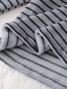 男士法兰绒条纹长袖上衣和长裤两件套蓬松睡衣套装，加厚保暖，适合秋冬家居服，柔软舒适。 - 灰色 - 查看 4