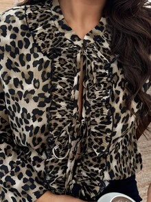 Blusa de moda con estampado de leopardo, parches y volantes en el bajo con lazo delantero para mujer talla grande - Multicolor - Ver 4