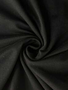 GlowEve Elegantes Damen T-Shirt mit schwarzer Perlenkette, weißer Schleife und offenem Schulterbereich - Schwarz und Weiss - Übersicht 3