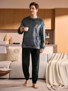 Manfinity Underwear&Sleepwear Basics Fleece Crew Neck Long Sleeve Top & Long Pants Fluffy Pajama Set For Men, Fall Winter Clothes, Cozy