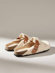 Solecia Sepatu Loafer Wanita Kasual Model Slip-On dengan Desain Gesper dan Bulu Imitasi - Aprikot - View 4
