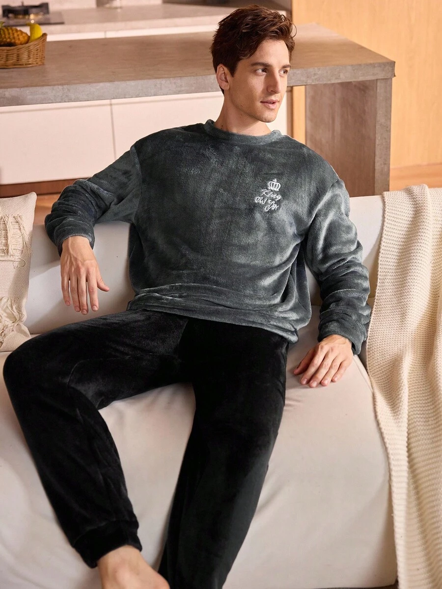 Manfinity Underwear&Sleepwear Basics Fleece Crew Neck Long Sleeve Top & Long Pants Fluffy Pajama Set For Men, Fall Winter Clothes, Cozy