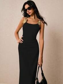 Poéselle 女式金属色 3D 花卉装饰肩带设计修身优雅连衣裙 - 黑色 - 查看 5