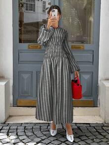 Siren Gaze 女式条纹圆领长袖褶皱休闲连衣裙 - 黑與白 - 查看 4