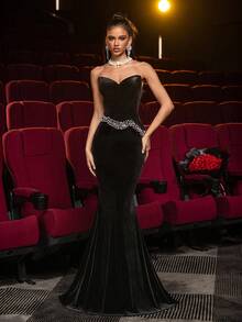 Glamrae Elegant Velvet Black Tube Top With Asymmetrical Waist Shape And Gorgeous Hand-Cut Rhinestones, Fishtail Train, Suitable For Dates, Holidays, Bachelorette Parties, Wedding Events, Wedding Guests, Elegant Parties, Luxury Evening Dresses, Halloween, Christmas, All Formal Occasions, Heavy-Duty Dinner Dresses