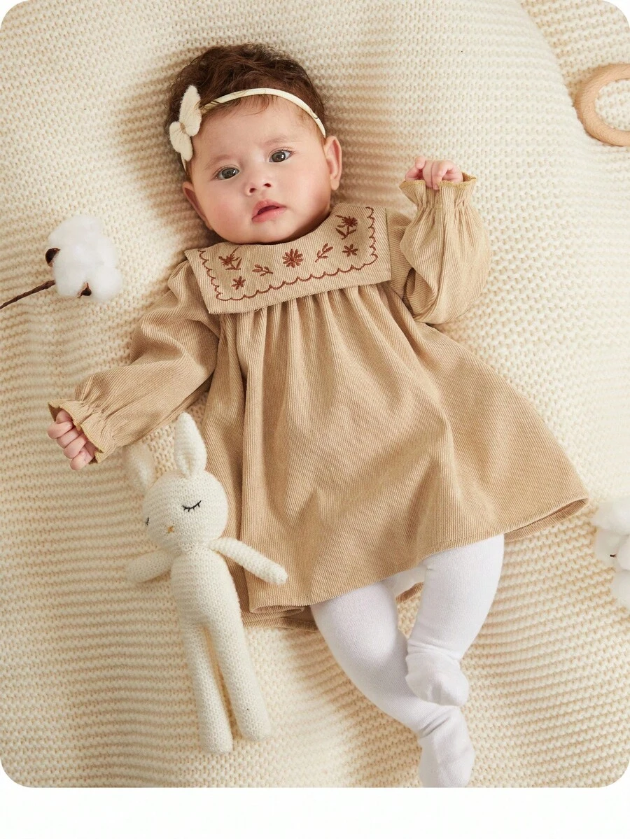 SHEIN 新生女童长袖花卉刺绣灯芯绒连衣裙，海军蓝领子，秋冬 - 卡其色 - 查看 1