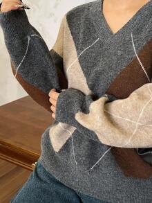 Dazy Plus 时尚拼色V领菱形图案宽松大码女式套头衫，秋冬款