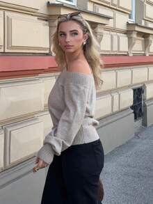 Jeta Ari 针织罗纹露肩长袖卷边下摆毛衣机场度假秋季冬季日常 - 卡其色 - 查看 4